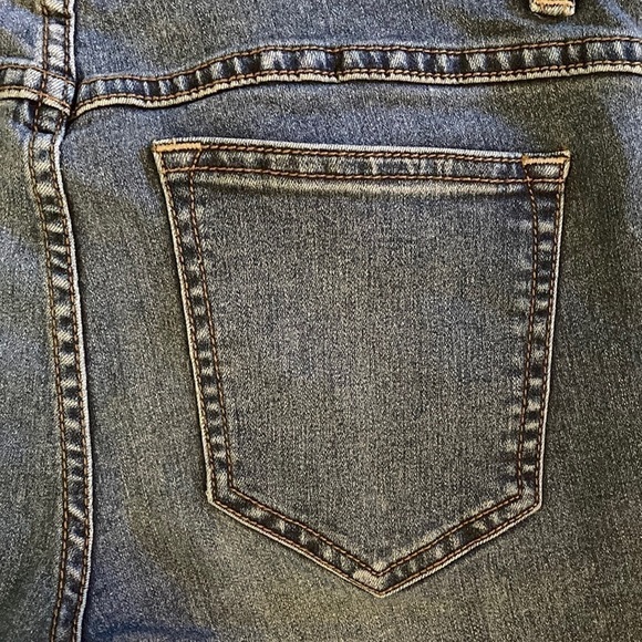 Free People Distressed Knee Jeans - Picture 9 of 15